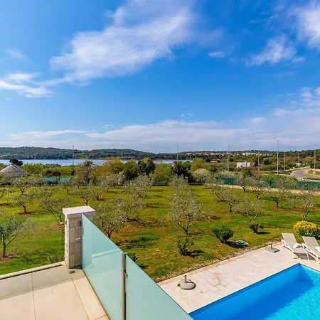 Stunning In With Outdoor Swimming Pool Pula